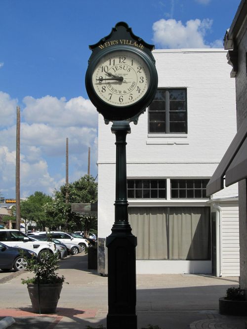 clock sidewalk knox henderson