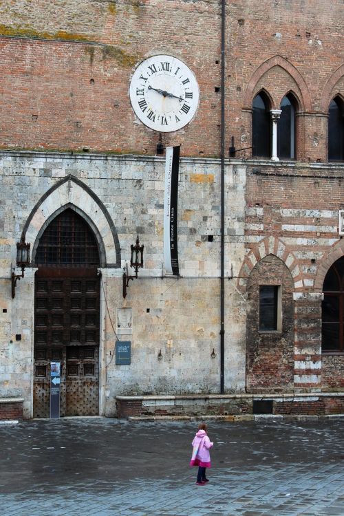 clock time italy