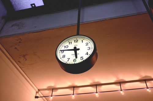 clock como italy