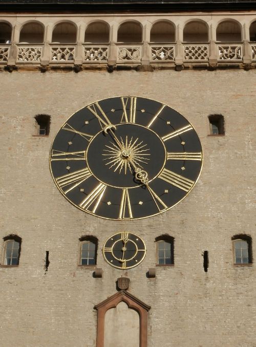clock wall altpoertel