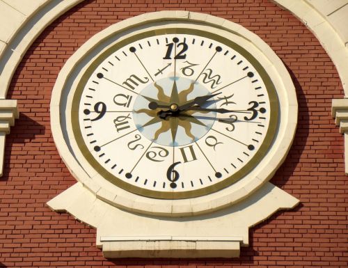 clock time watch on buildings