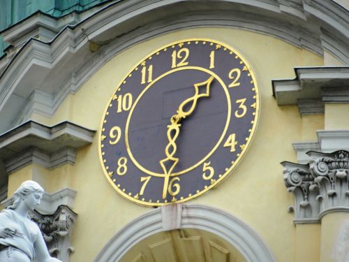 clock time monument