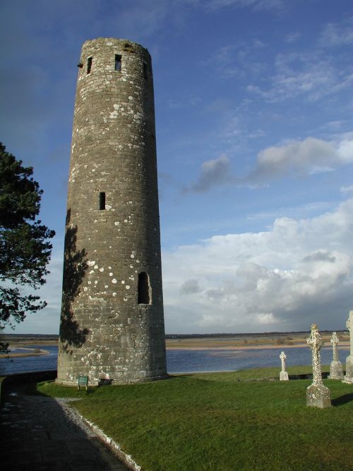 clonmacnoise tower offaly