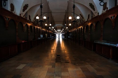 cloth hall sukiennice kraków the market