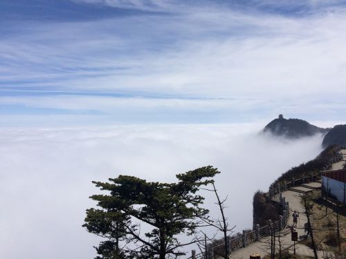 clouds mountain wonderland