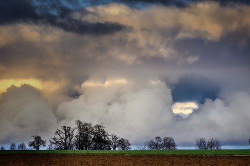 clouds  abendstimmung  barbed wire