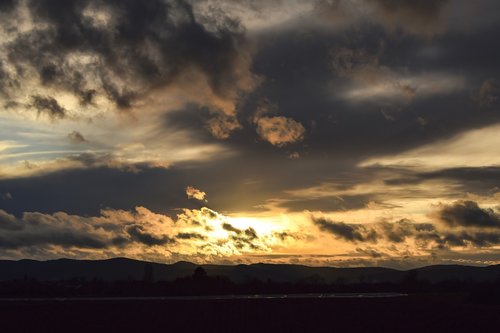 clouds  dramatic  mood