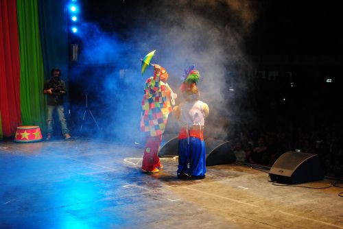 clowns clown scenario