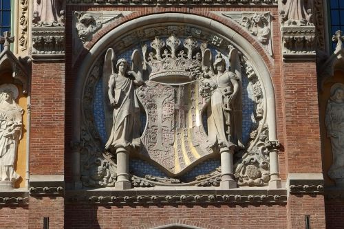 coat of arms hospital barcelona