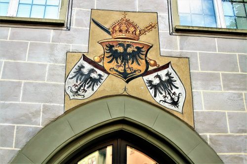 coat of arms luk building