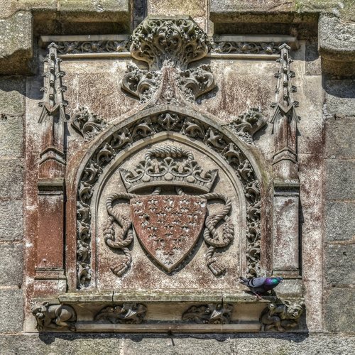 coat of arms  emblem  pierre