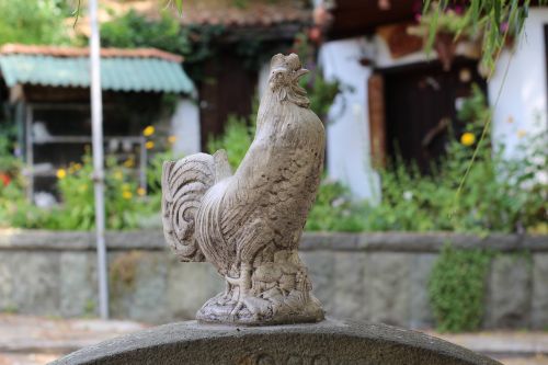 cock statue ornamentation