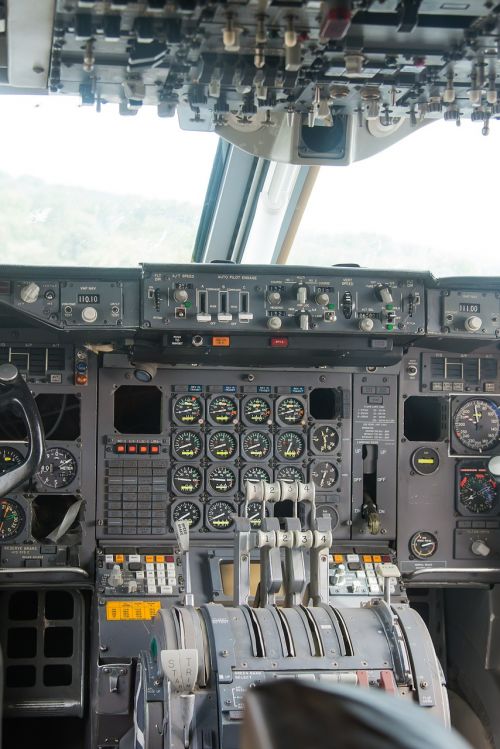 cockpit aircraft instruments