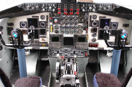 cockpit airplane controls