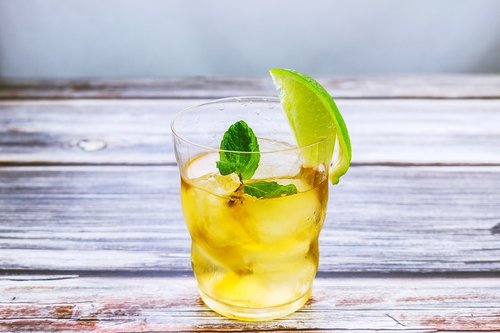 cocktail  beverage  lemon