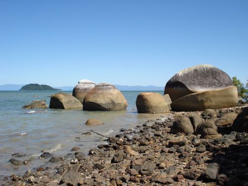 coconutbeach australia rocks