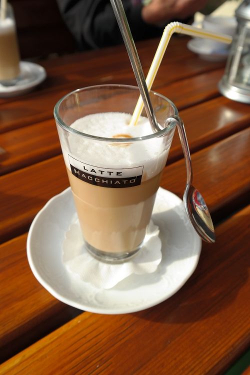coffee latte macchiato milchschaum