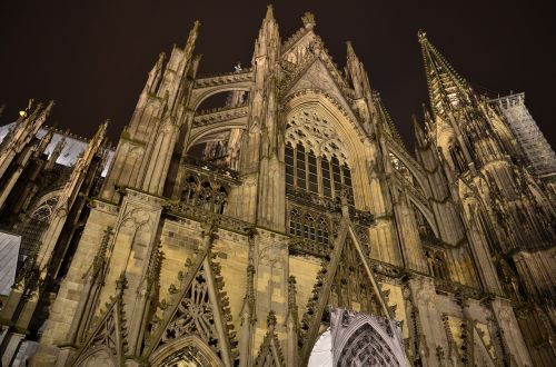 cologne church evening