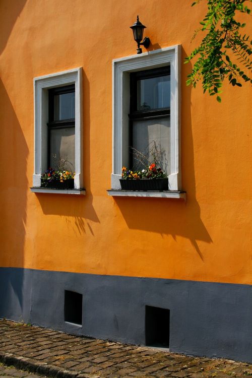 color house orange