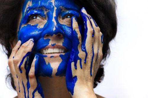 color face blue