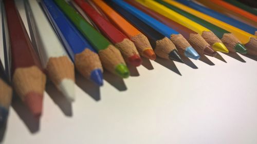 color pens colored pencils