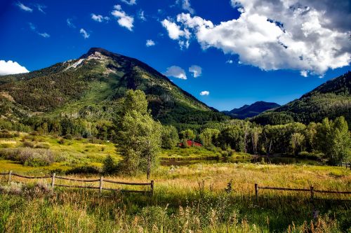 colorado rocky mountains barn