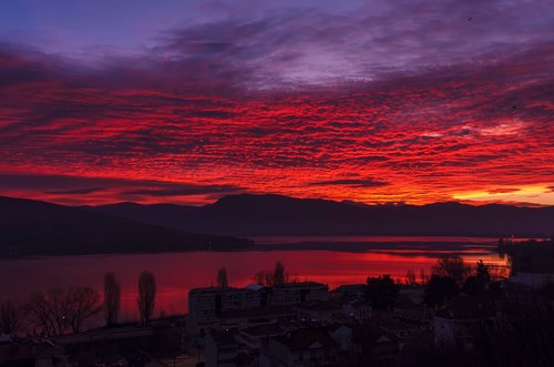 colors  red  clouds