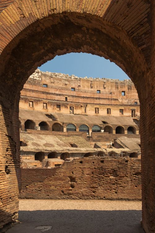 colosseum arch rome