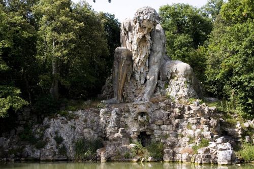colossus lake sculpture
