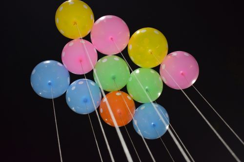colour pink balloons