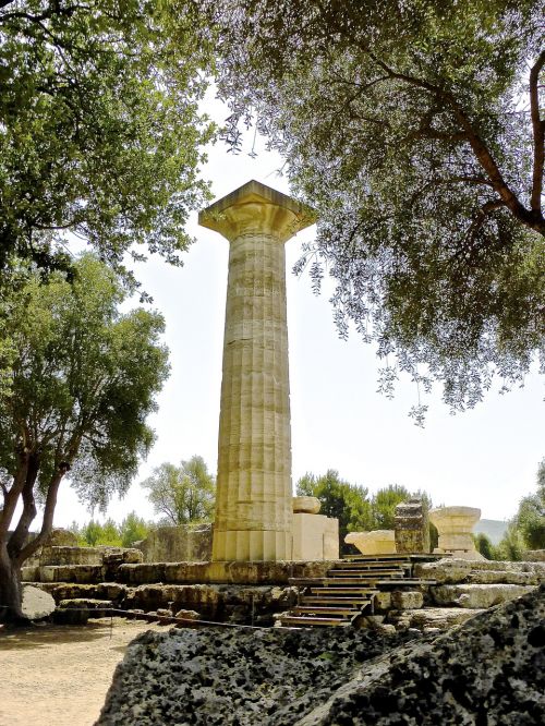 column ruins roman