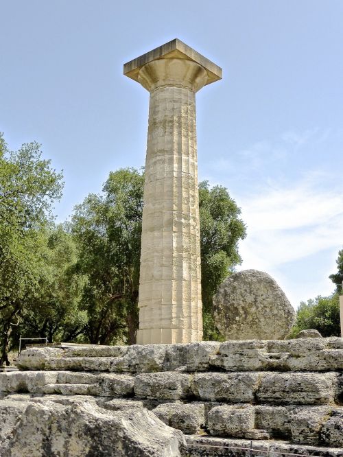 column ruins roman