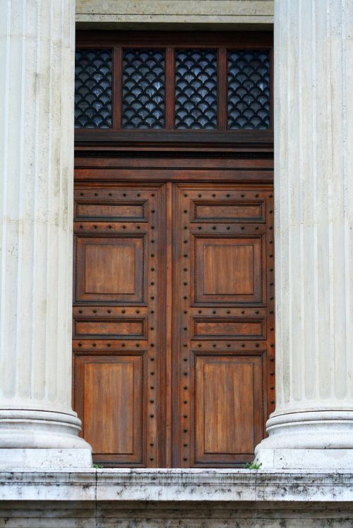 column gate architecture