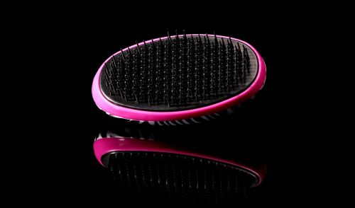 comb colored pink