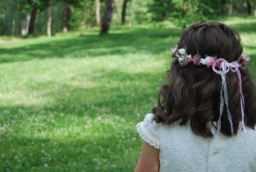 girl communion garden