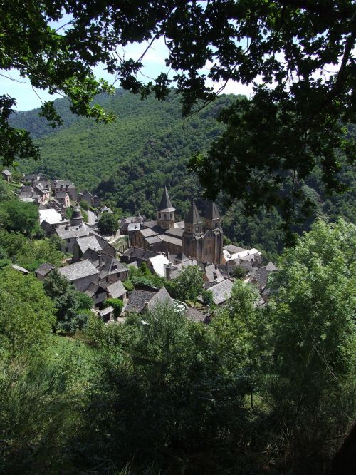 conques aveyron abbey