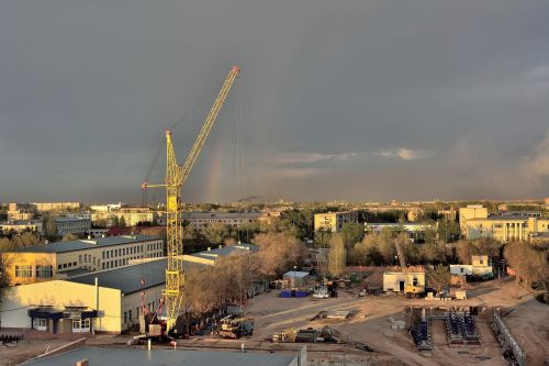 construction thunderstorm construction crane