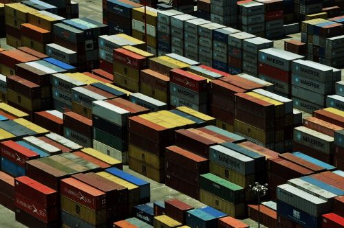containers port load