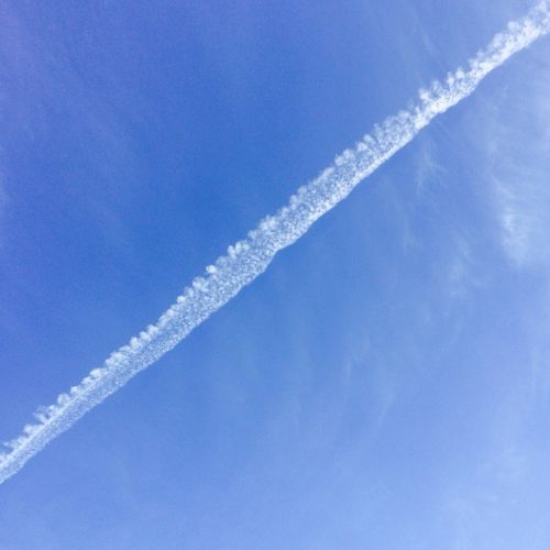 contrail condensation trail aeroplane