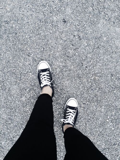 road converse shoes black pants