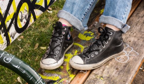 converse shoes young people