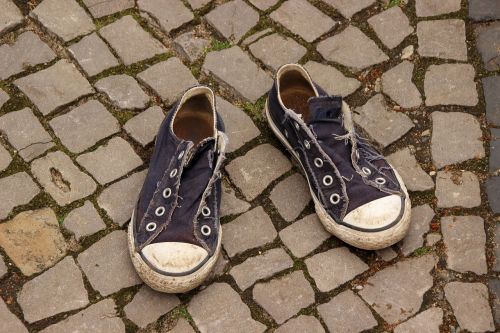 converse shoes adrift