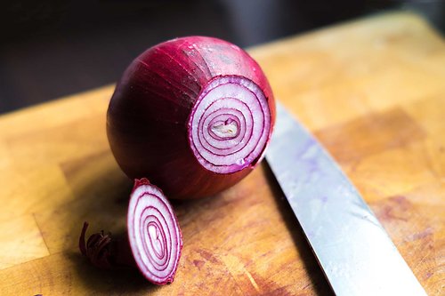 cook  close up  red onion