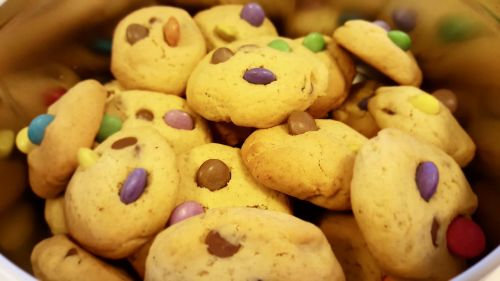 cookies smarties chocolate chip
