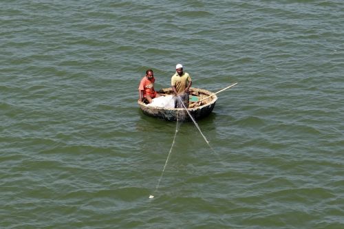 coracle fishing dragnet