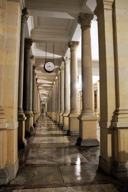 corridor columns arcade