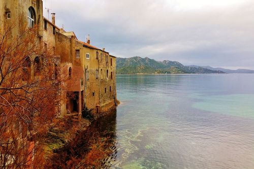 corsican island of beauty side