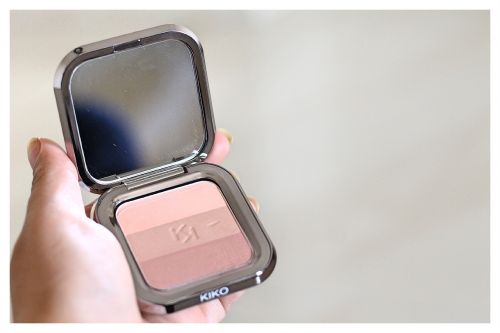 cosmetics blush on contouring