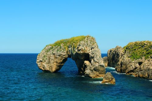 costa castro cliff