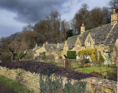 cotswold building houses